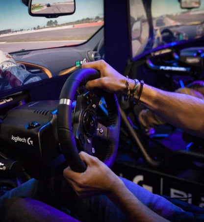 Racing Wheel Logitech G920 Driving Force and Floor Pedals